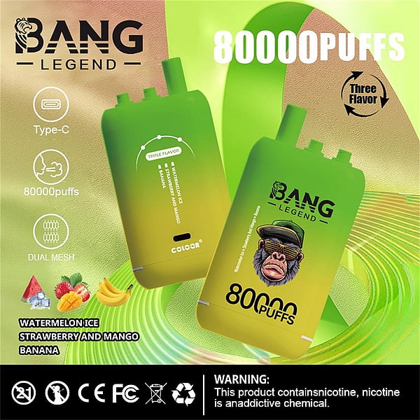 Bang Legend 使い捨て電子タバコのプロモーション用の緑のグラデーション グラフィック。2 つの緑色のデバイス、目立つ「80000 PUFFS」テキスト、Type-C およびデュアル メッシュ アイコン、リストされたフレーバー (スイカ アイス、ストロベリーとマンゴー、バナナ)、および規制とニコチンの警告シンボルを示しています。.