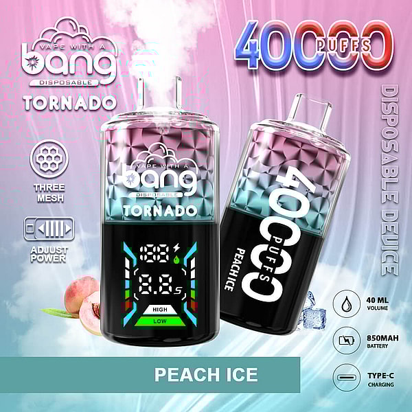 Dos dispositivos de vapeo desechables Bang 'Tornado' de color rosa y verde azulado con la etiqueta Peach Ice y 4000 inhalaciones, uno vertical que muestra una pantalla digital y el otro inclinado, colocados contra un degradado de rosa a azul con rodajas de melocotón, cubitos de hielo e íconos para tres mallas, potencia ajustable, volumen de 40 ml, batería de 850 mAh y carga tipo C.